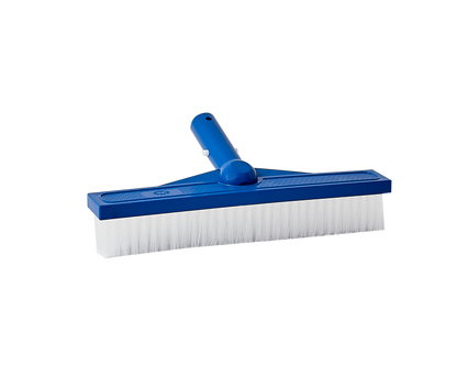 Escova Reta para Piscina com Cabo Inclinado 15° e Cerdas Resistentes – Brustec
